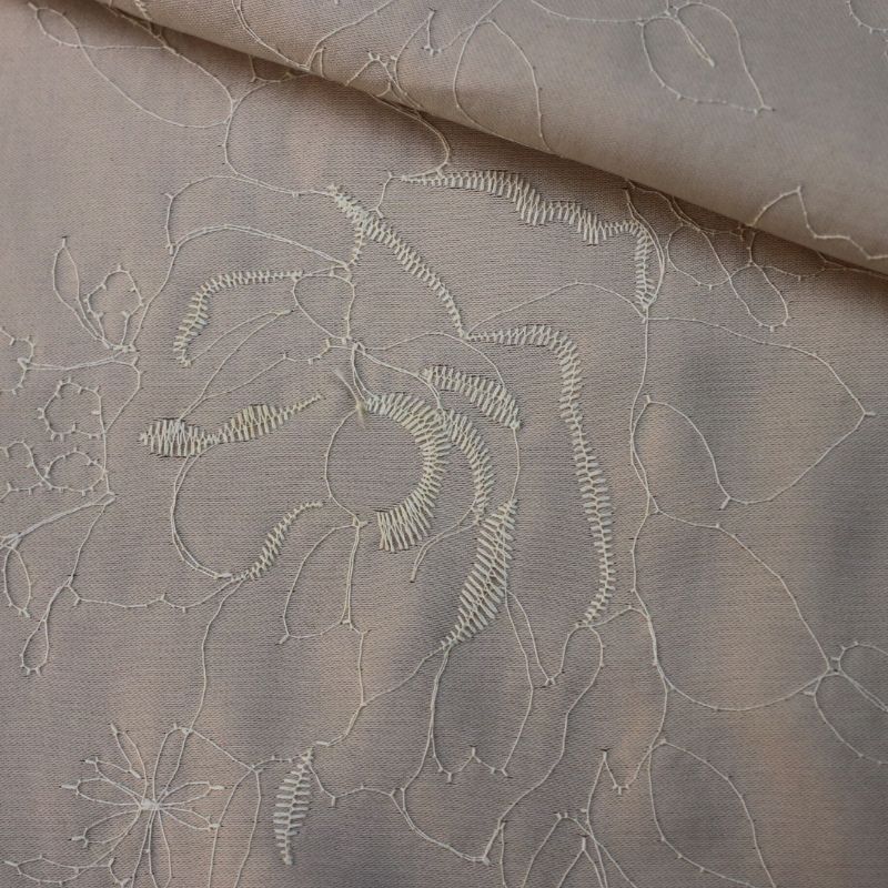 TWILL RAYON BORDADO ORQUIDEA MANTEIGA/CRU 85%VISCOSE 10%ALGODÃO 5%POLIESTER 